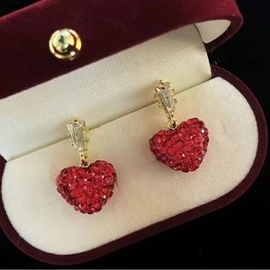 ♥️NWT-Red Rhinestone Heart Earrings set in Gold Overlay♥️